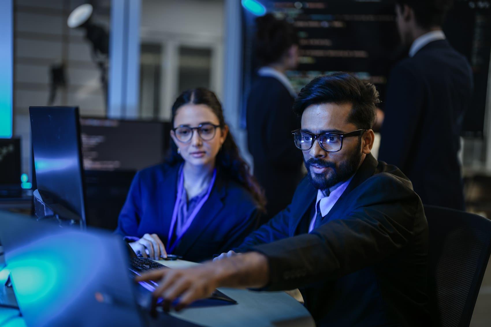 Transforma Ideas en Apps con Caltirst. El Poder de Construir sin Límites.