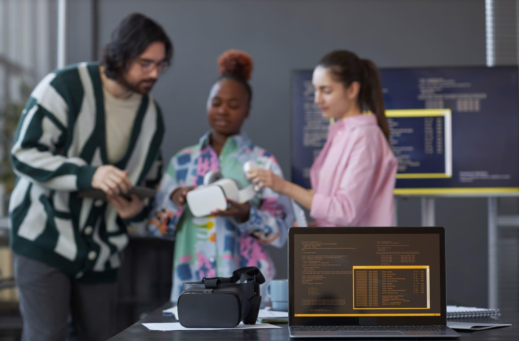 Democratizando la tecnología: Por qué todos pueden crear ahora.